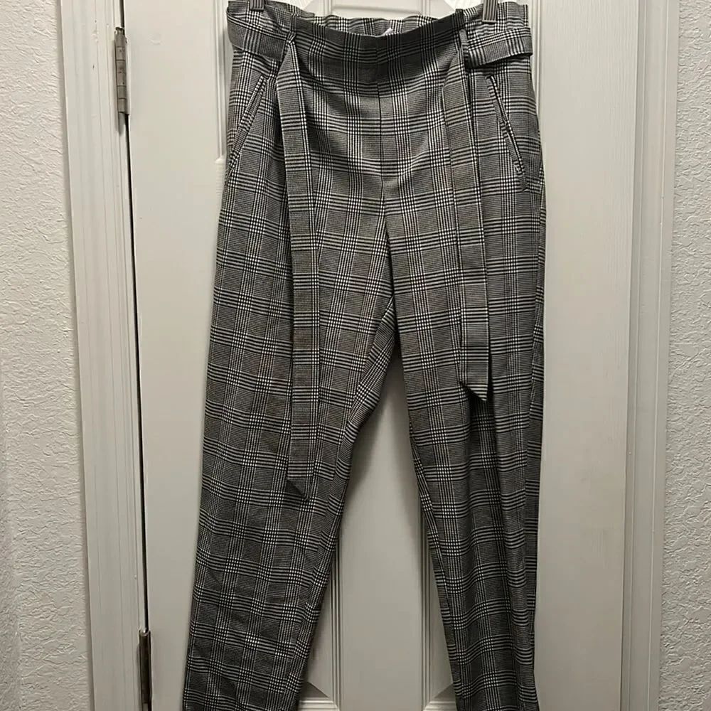 Gray Black White Trouser Pants - Belted - Zara - Worn Once - Size Small